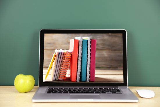 nowe umowy w sprawie darmowych laptopów dla uczniów