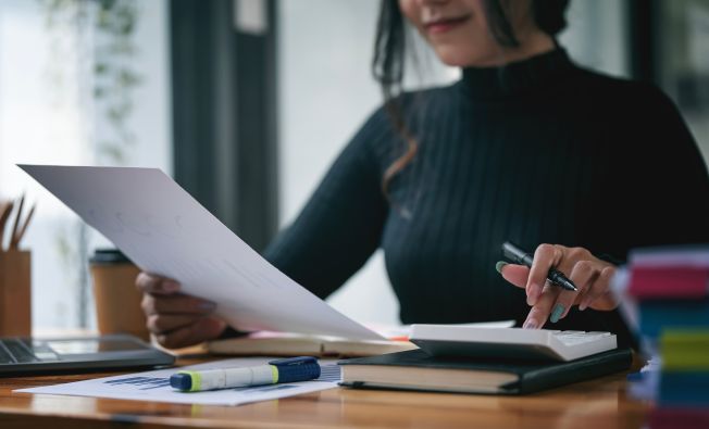Podjęcie pracy w szkole bez zawieszenia świadczenia kompensacyjnego