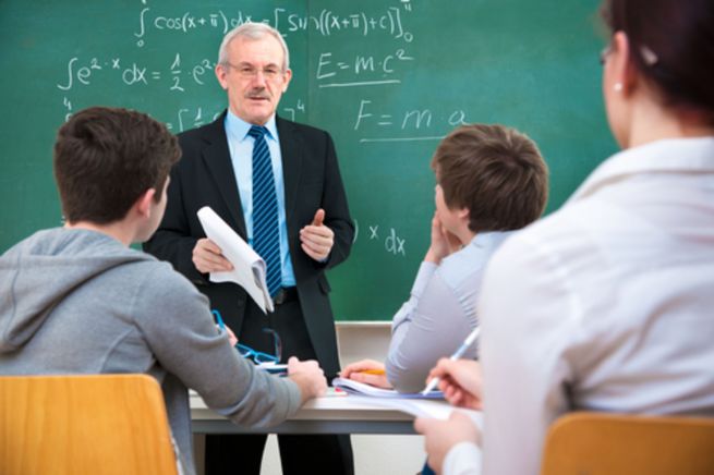 Zwiększenie wymiaru etatu nauczyciela – kiedy wymaga jego zgody