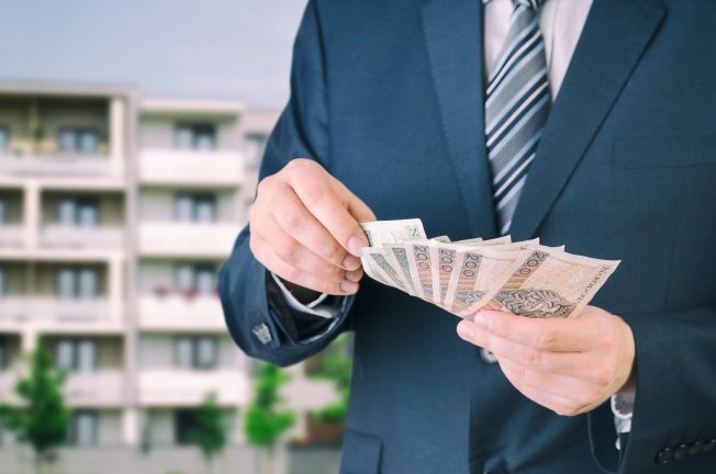 GIP: Ekwiwalent za urlop nauczyciela w szkole feryjnej