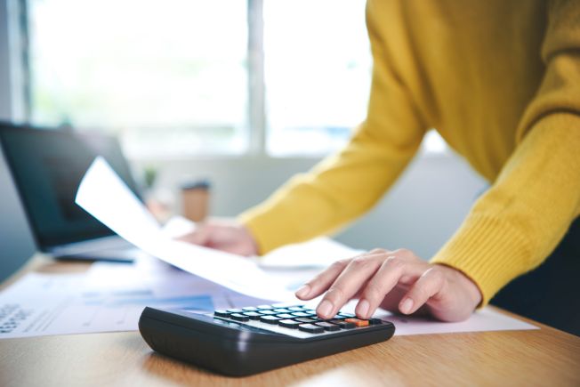  Kurs kadry i płace – forma online jako wygodny sposób na zdobycie kwalifikacji zawodowych