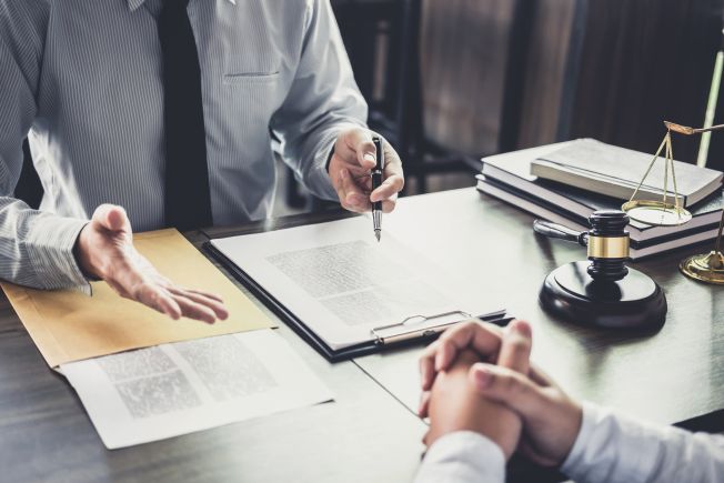 Zwolnienie od pracy pracownika niepełnosprawnego w celu wykonania badań – jak udzielać, jak dokumentować