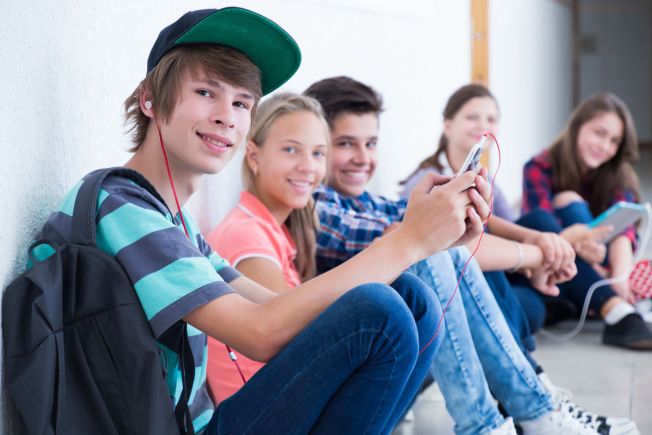 Zakaz używania telefonów w szkole – czy jest możliwe