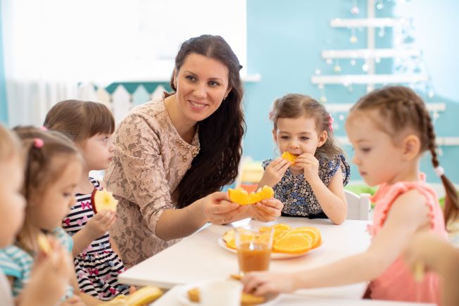Catering w przedszkolu – jak zorganizować (wymagania sanitarne)
