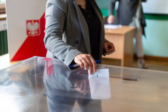 Czy dyrektor może wchodzić w skład Komitetu Poparcia dla kandydata na Prezydenta