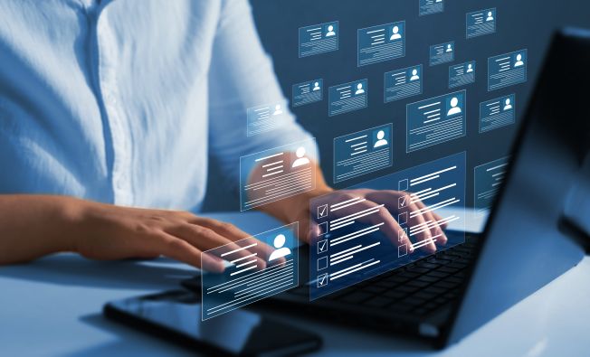 Rejestr wydanych legitymacji szkolnych – czy osobno dla e-legitymacji i mLegitymacji?