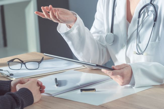 Obowiązkowe badanie kontrolne pracownika szkoły nie tylko po chorobie