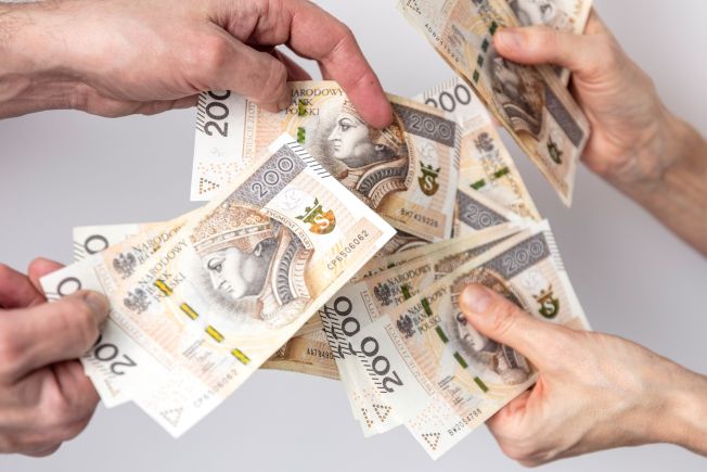 Podwyżki dla nauczycieli 2024 r. – jakie składniki wynagrodzenia i świadczenia obejmują