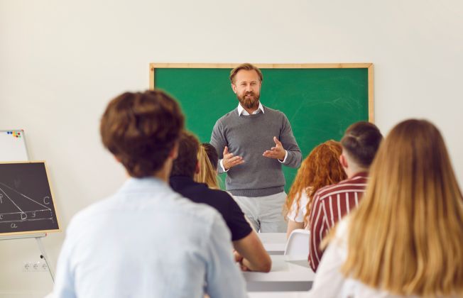 MEN prezentuje założenia podstawy programowej nowego przedmiotu edukacja obywatelska