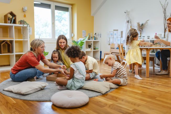 Przerwa w żłobku a świadczenie „aktywnie w żłobku” – kiedy i jak obniżyć dofinansowanie