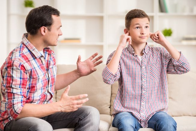 Trudny uczeń spoza obwodu – jak przenieść go do innej szkoły?