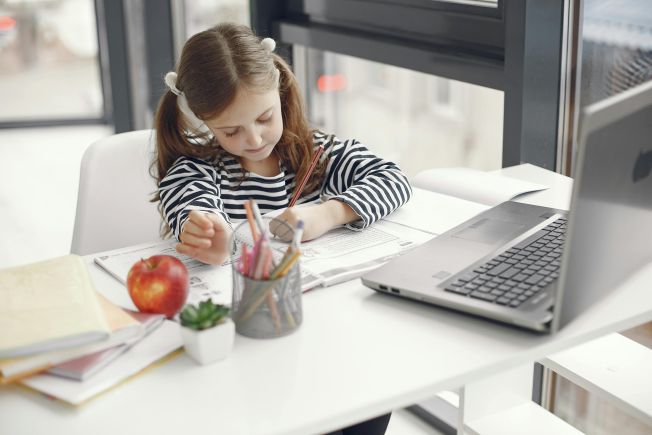  Jak wybrać bezpieczne rozwiązania technologiczne dla ucznia?