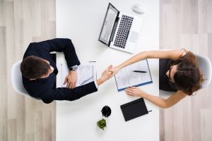 Spełnienie warunków do zatrudnienia na czas nieokreślony w trakcie roku szkolnego