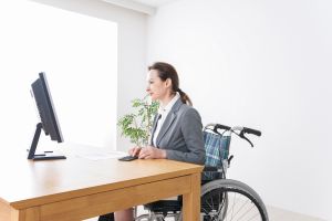 Dwa dodatkowe zwolnienia od pracy dla niepełnosprawnych pracowników szkoły