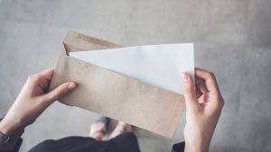 Jak postąpić, gdy brak adresu na kopercie w konkursie na dyrektora szkoły