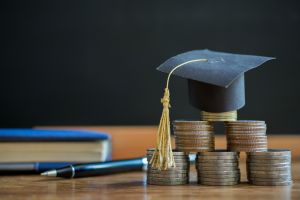Likwidacja szkoły a trzynastka dla nauczycieli i pracowników niepedagogicznych - kiedy wypłacić