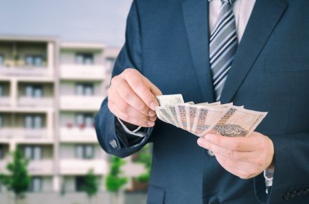 GIP: Ekwiwalent za urlop nauczyciela w szkole feryjnej