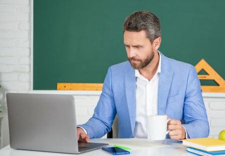Drugi rok przygotowania do zawodu nauczyciela – obowiązki dyrektora szkoły