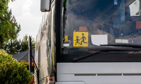 Dowóz dzieci a dotacja – kiedy transport uczniów z dotacji