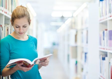 Zapewnienie odpowiedniej pomocy psychologiczno-pedagogicznej uczniom uzdolnionym jest obowiązkiem każdego nauczyciela i wychowawcy.