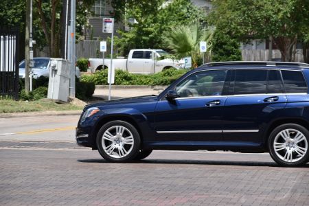 mercedes-benz-5264049_1280