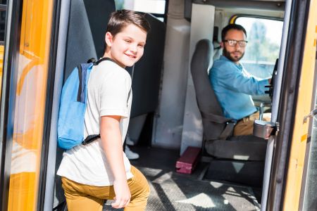 Kierowca autobusu szkolnego w systemie przerywanego czasu pracy