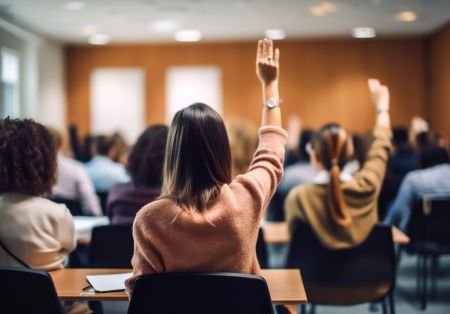 Oddziały o profilu mundurowym – jak utworzyć. Prawo oświatowe
