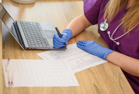 Badania kontrolne – jak liczyć okres niezdolności do pracy