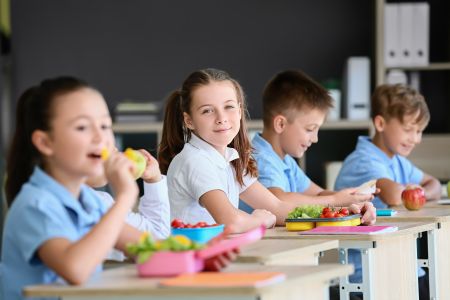 Uwzględnienie diet eliminacyjnych w posiłkach dzieci 