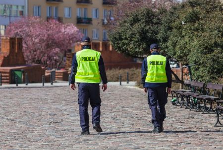O wejściu Policji na teren zakładu poprawczego zadecyduje jego dyrektor