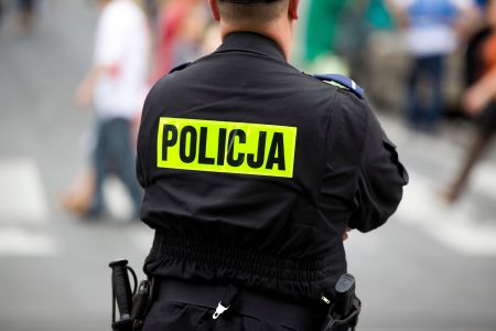 Okres służby w Policji podlega zaliczeniu do stażu pracy w szkole