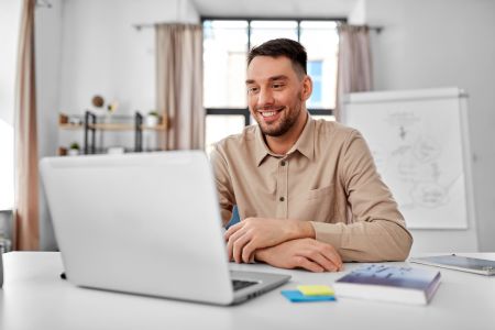 Bon na laptop dla nauczycieli 2025 – kto go otrzyma