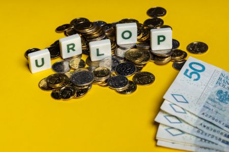Wynagrodzenie urlopowe dyrektora szkoły – w okresie ferii czy urlopu