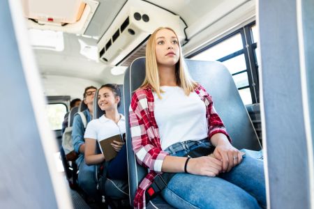 Dowóz uczniów niepełnosprawnych do szkół i przedszkoli – kompendium wiedzy