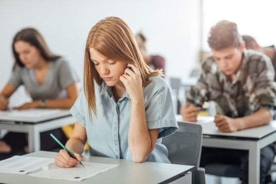 Egzaminy klasyfikacyjne w edukacji domowej tylko stacjonarnie? MEN wyjaśnia zasady