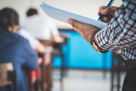Kontrola spełniania obowiązku szkolnego przez uczniów z Ukrainy – zadaniem dyrektora