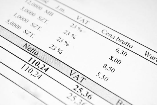 Opisywanie faktur na zamówienia poniżej 130.000 zł