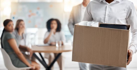 Odejście z pracy nauczyciela – warunki, terminy i wzory dokumentów