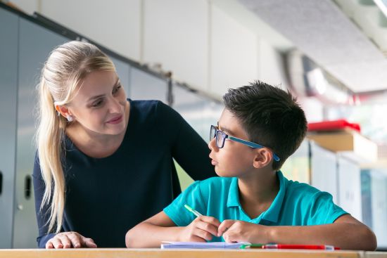 Oligofrenopedagogika, czyli pedagogika osób z niepełnosprawnością intelektualną. Jakie uprawnienia ma oligofrenopedagog?