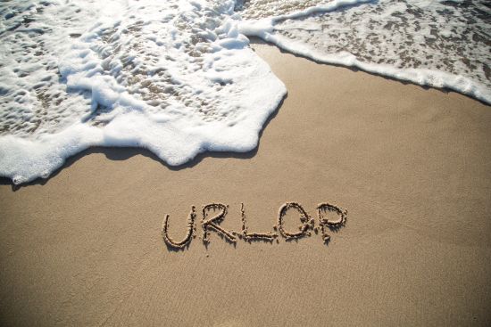 Urlop bezpłatny na czas urlopu zdrowotnego w innej szkole – na jaki okres go udzielić